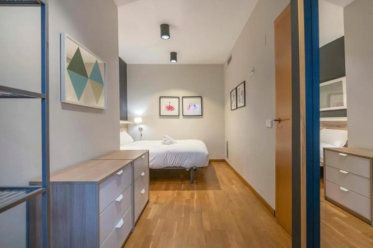 Modern And Bright Apartment In Eixample 1-3 Barcelona