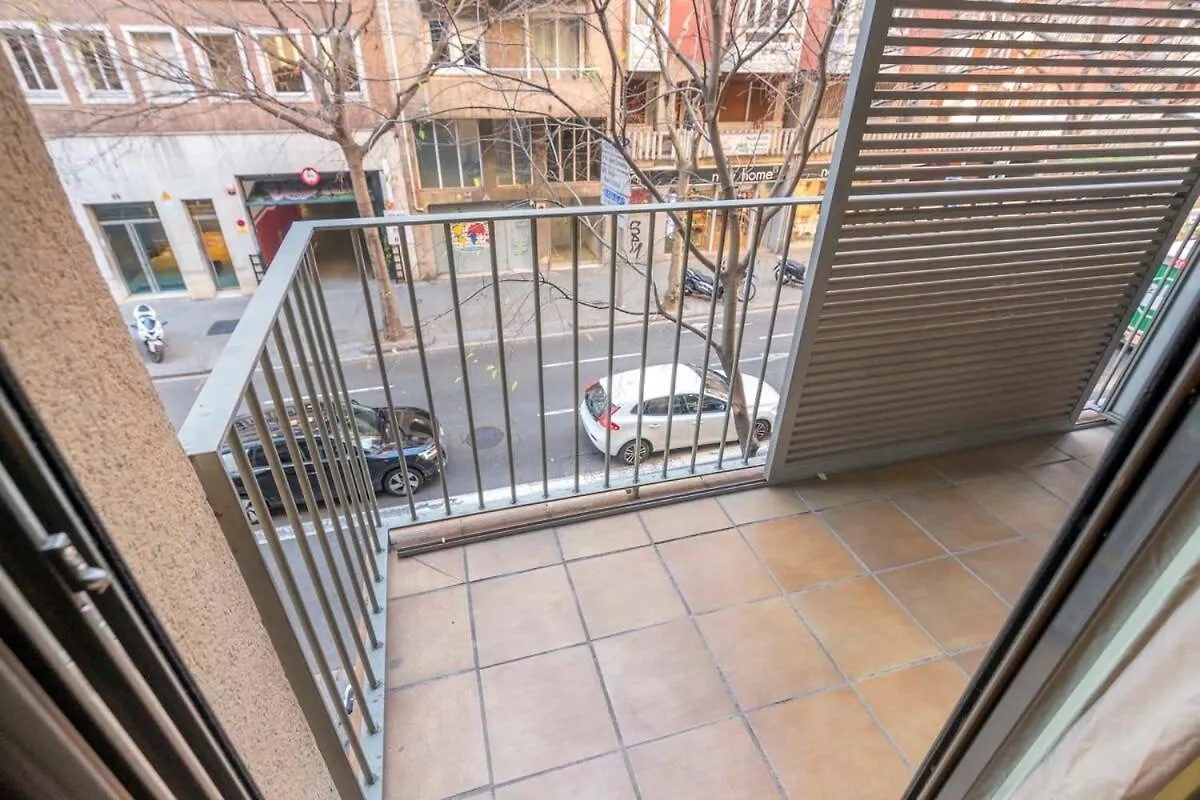 Modern And Bright Apartment In Eixample 1-3 Barcelona